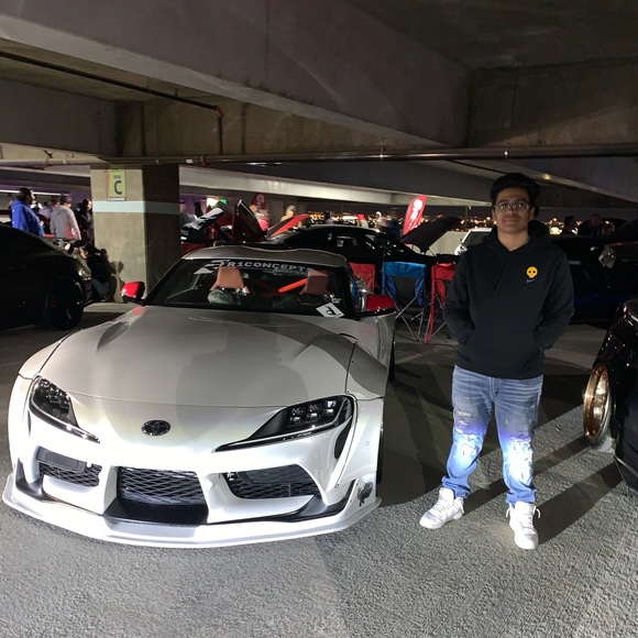 Meet your Posher, Chris - Picture 1 of 1